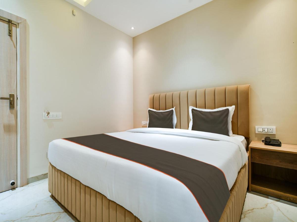 Collection O Hotel Mint إندور المظهر الخارجي الصورة