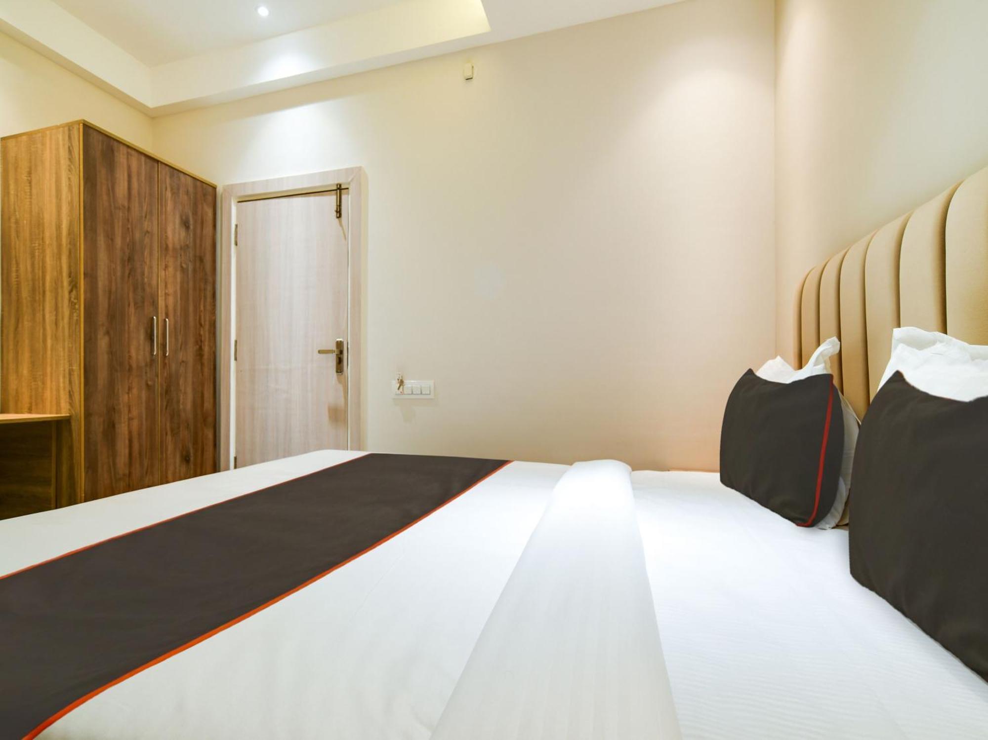 Collection O Hotel Mint إندور المظهر الخارجي الصورة